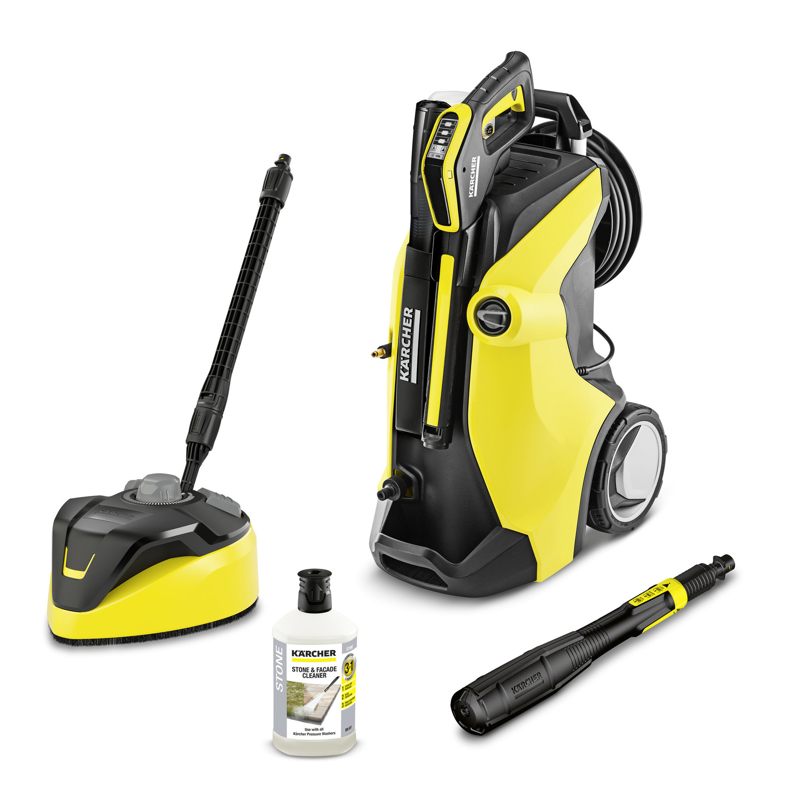 Aspirator Kärcher cu presiune, accesoriu pentru curățare, detergent pentru piatră și fațade, și lance de pulverizare.