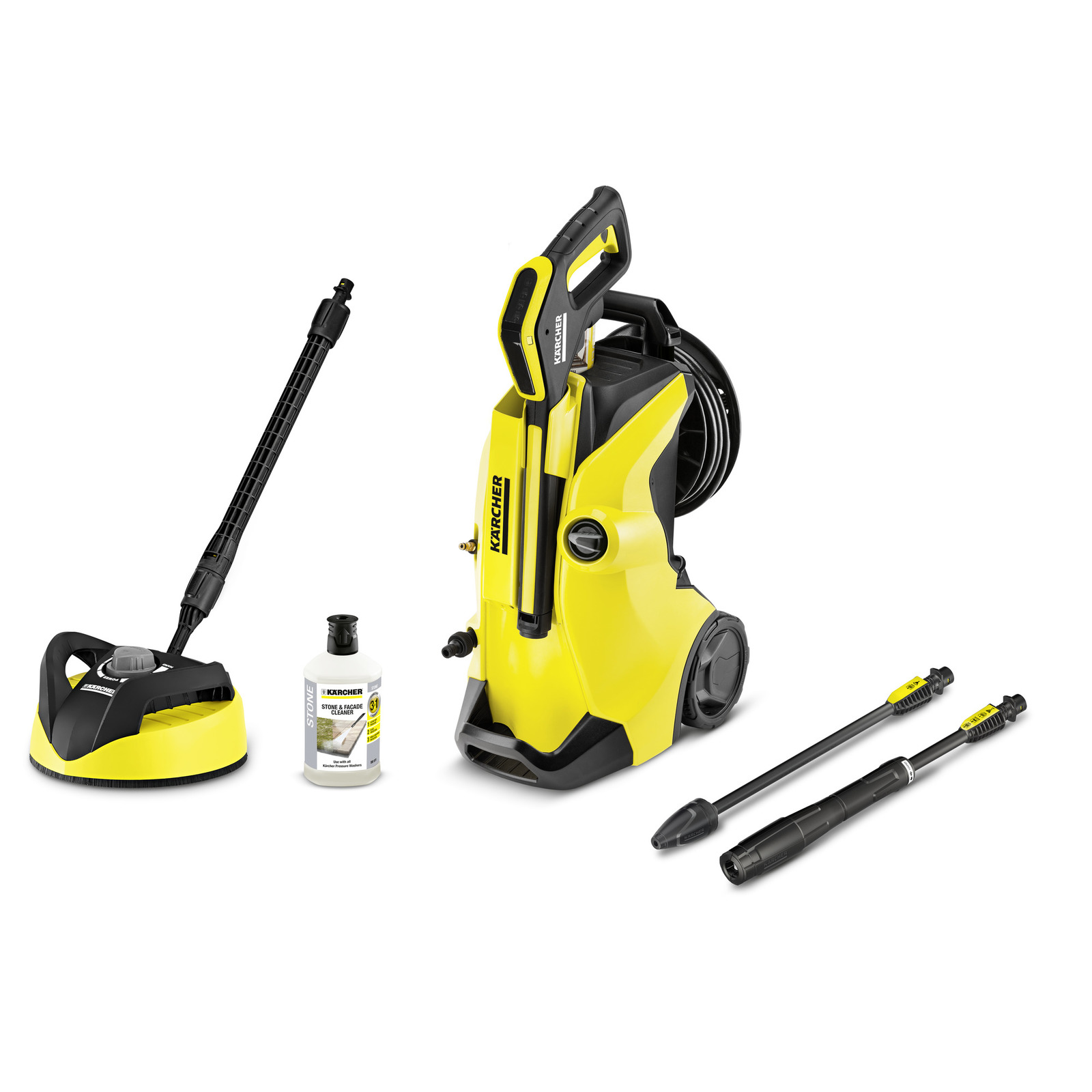 Aspirator Kärcher cu presiune înaltă, accesorii de curățare și detergent pentru piatră, pe fundal alb.