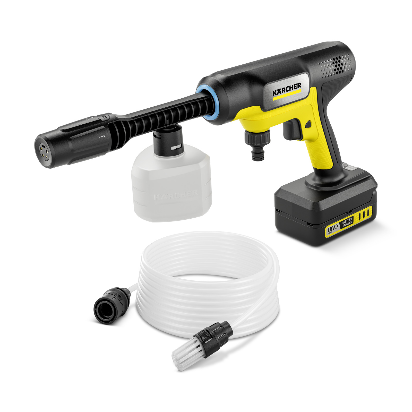 Kärcher Akku-Druckreiniger mit Zubehör: Sprühflasche, Schlauch und Adapter auf weißem Hintergrund.