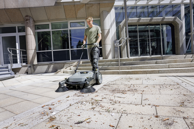 Walk-behind sweeper KM 70/20 C 2SB | Kärcher