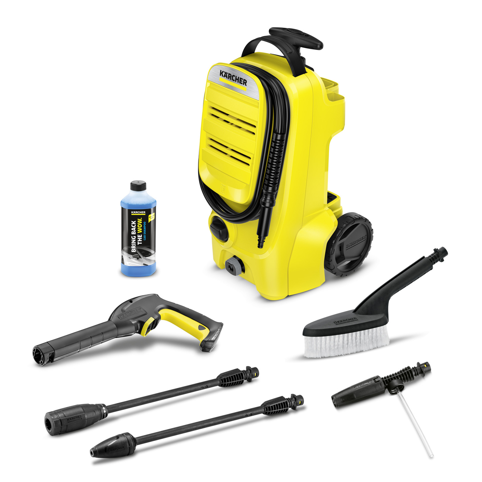 Aspirator Kärcher galben cu accesorii: detergent, perie, lance de pulverizare și pistol de presiune.